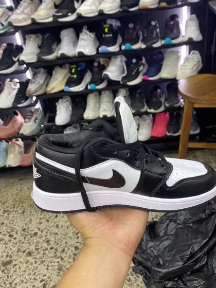 Air Jordan 1 Low Panda (blanco / negro)