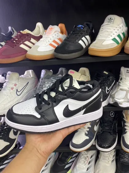 Air Jordan 1 Low Metallic Silver