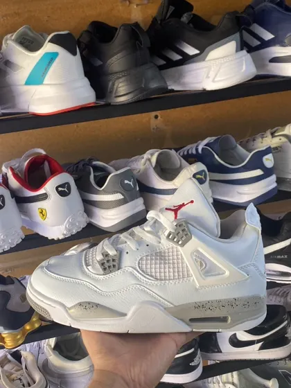 Air Jordan 4 Retro Military Black (blanco / plata)