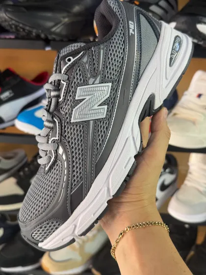 New Balance 740 Gris / Negro
