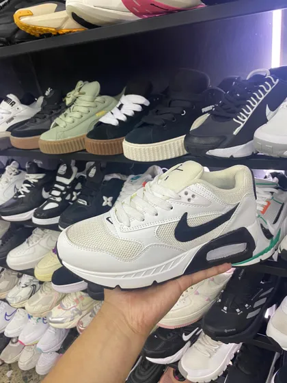 Nike Air Max 90 Crema / Blanco con negro
