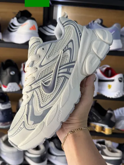 Nike Initiator Crema / Gris