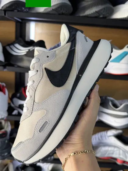 Nike Vaporwaffle Beige / Negro