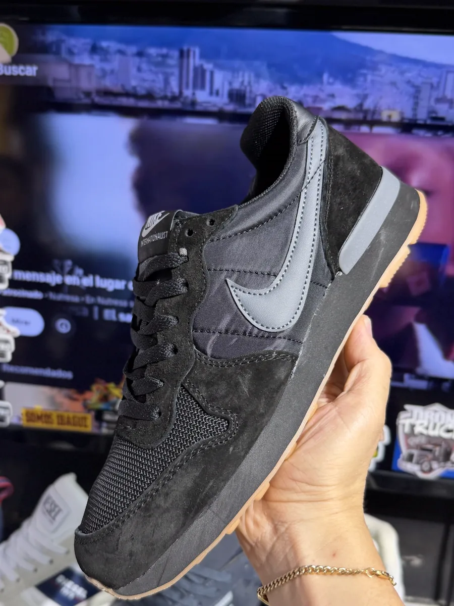 Nike Waffle Negro / Gris gamuza