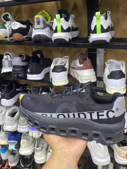 On Cloudmonster Negro / Gris CloudTec