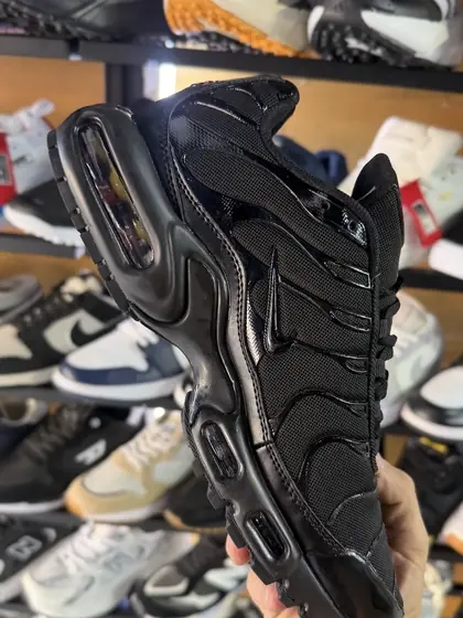 Nike Air Max Plus Triple Negro