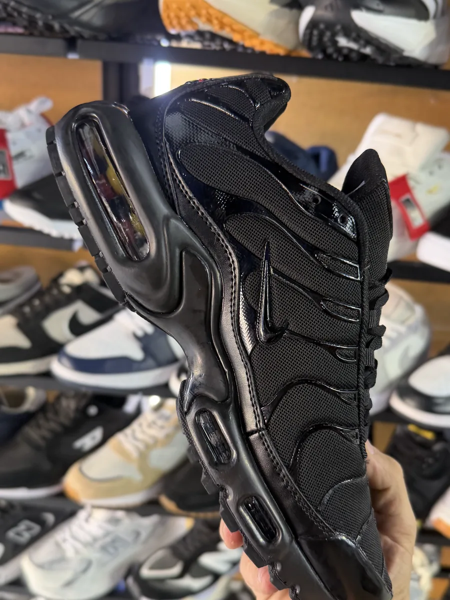 Nike Air Max Plus Triple Negro