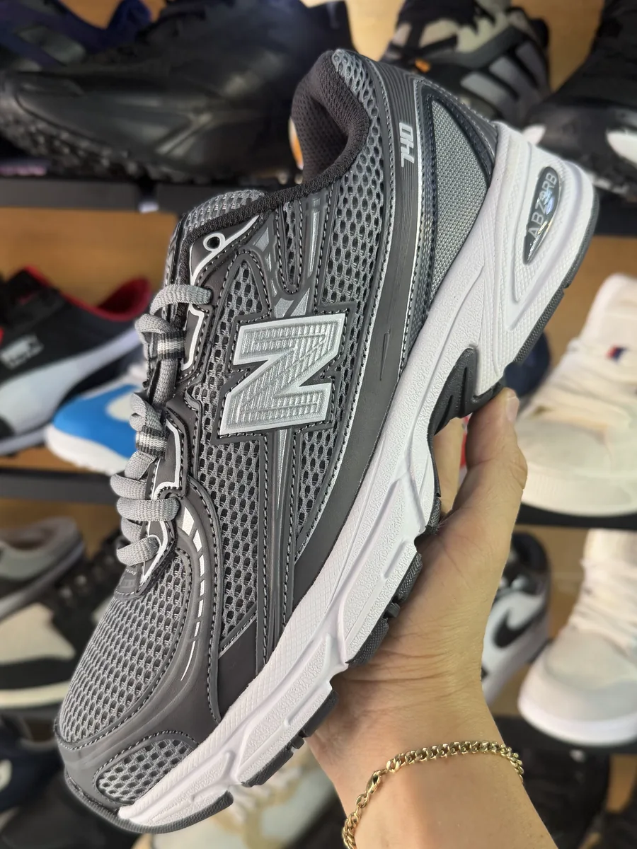New Balance 740 Gris / Plata