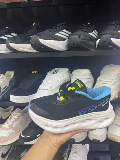 Skechers Slip-ins GoRun Negro con azul y lima