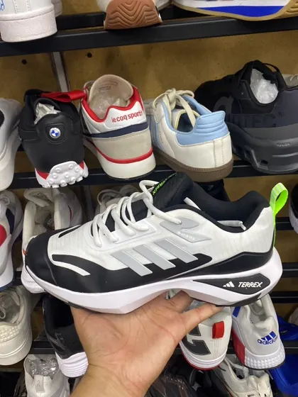 Adidas Terrex Blanco / Negro con lima