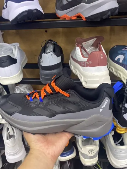 Adidas Terrex Negro / Gris con naranja